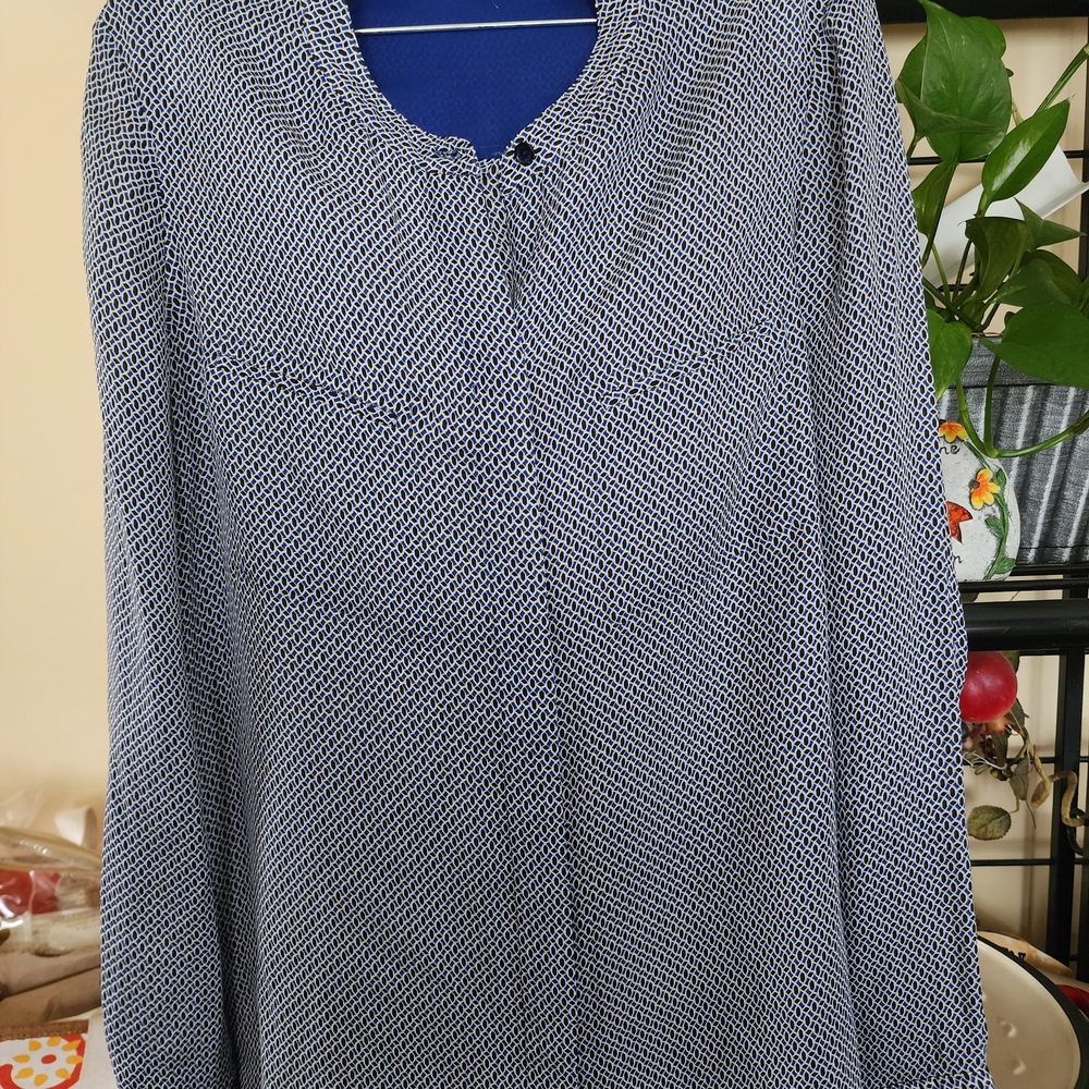 Vince Blue and Black Silk Patterned Button Up Top